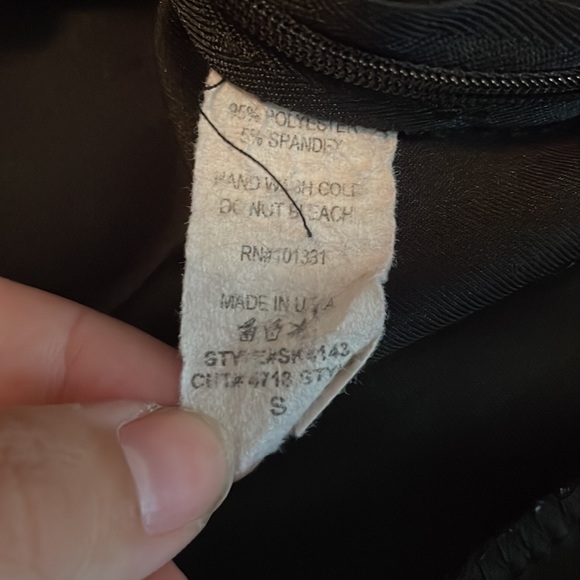 Charlotte Russe black mini skirt ruffled bottom size Small - Picture 7 of 7